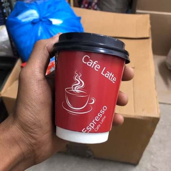 Tazza spessa biodegradabile monouso in carta Kraft a doppia parete per bevande calde